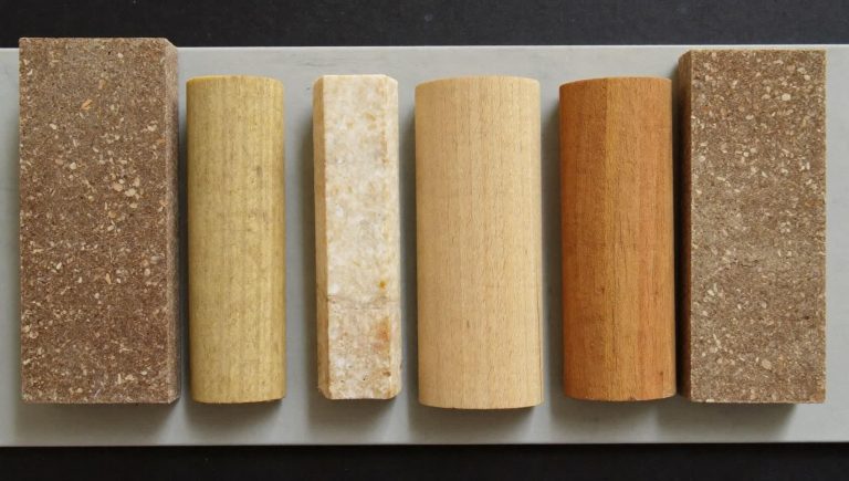 Место для дома выбирают по локации, праву и коммуникациям